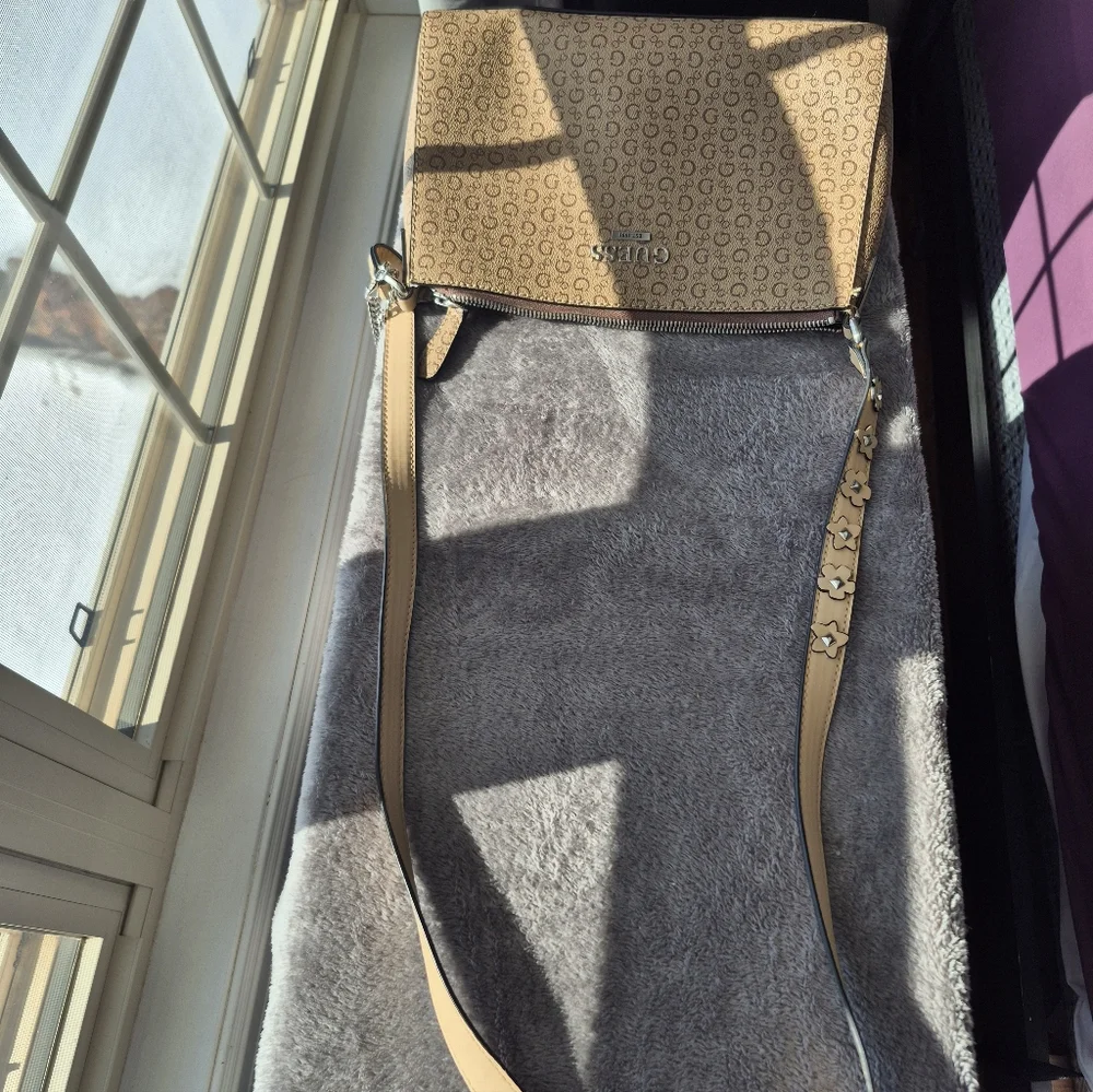 GUESS Brown Monogram Shoulder Bag - Picture 4 of 5